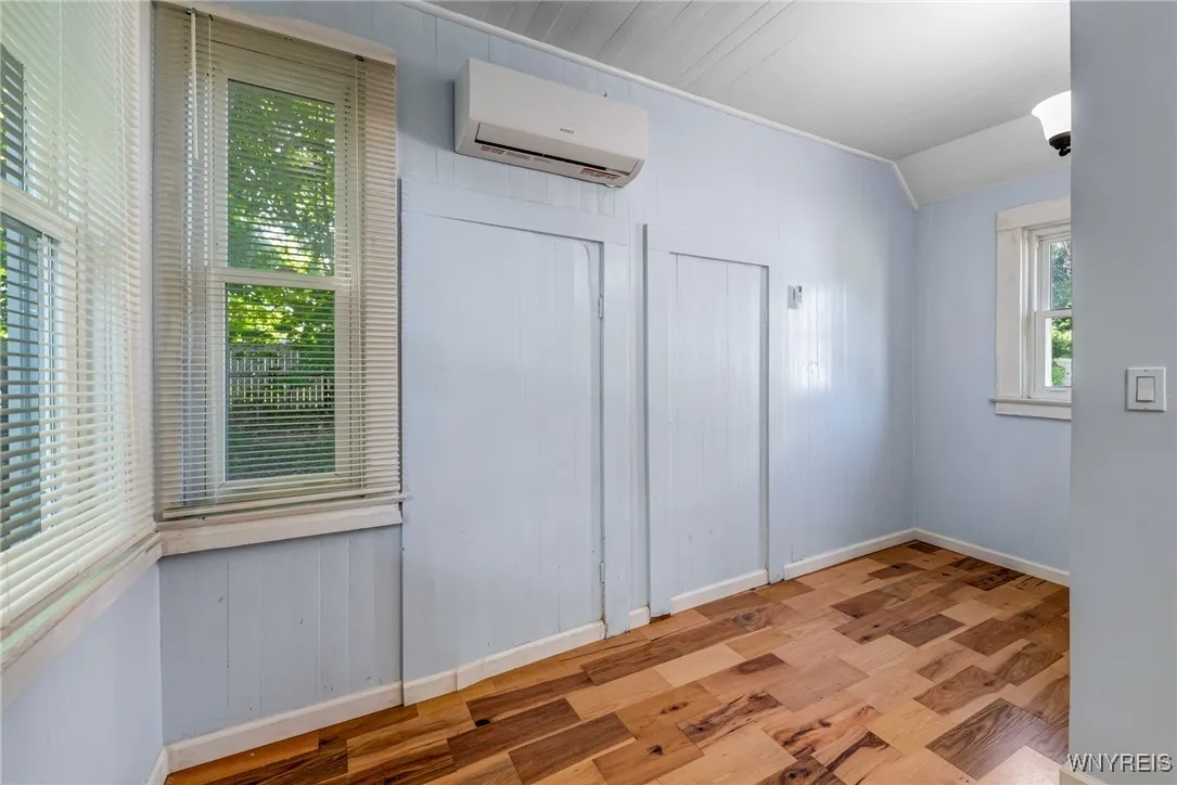 152 Mulberry Street, Buffalo, New York 14204, Buffalo, New York 14204, 3 Bedrooms Bedrooms, 8 Rooms Rooms,1 BathroomBathrooms,Residential,For Sale,152 Mulberry Street, Buffalo, New York 14204,B1617293