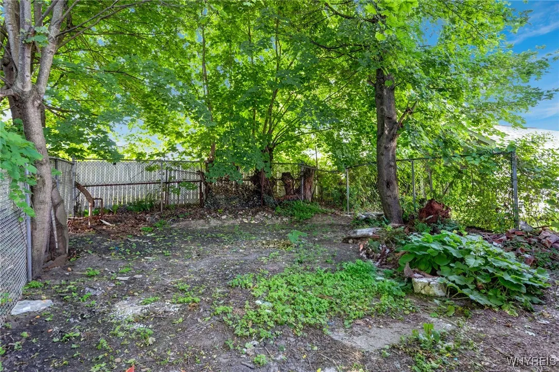 152 Mulberry Street, Buffalo, New York 14204, Buffalo, New York 14204, 3 Bedrooms Bedrooms, 8 Rooms Rooms,1 BathroomBathrooms,Residential,For Sale,152 Mulberry Street, Buffalo, New York 14204,B1617293
