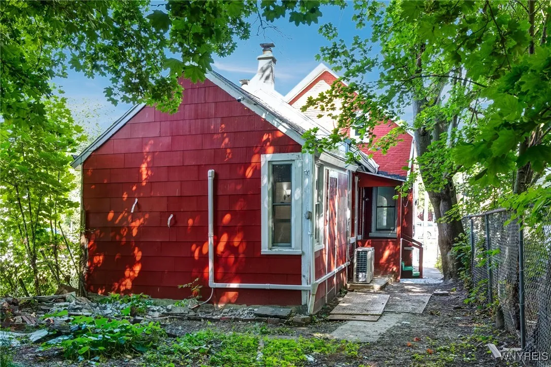 152 Mulberry Street, Buffalo, New York 14204, Buffalo, New York 14204, 3 Bedrooms Bedrooms, 8 Rooms Rooms,1 BathroomBathrooms,Residential,For Sale,152 Mulberry Street, Buffalo, New York 14204,B1617293