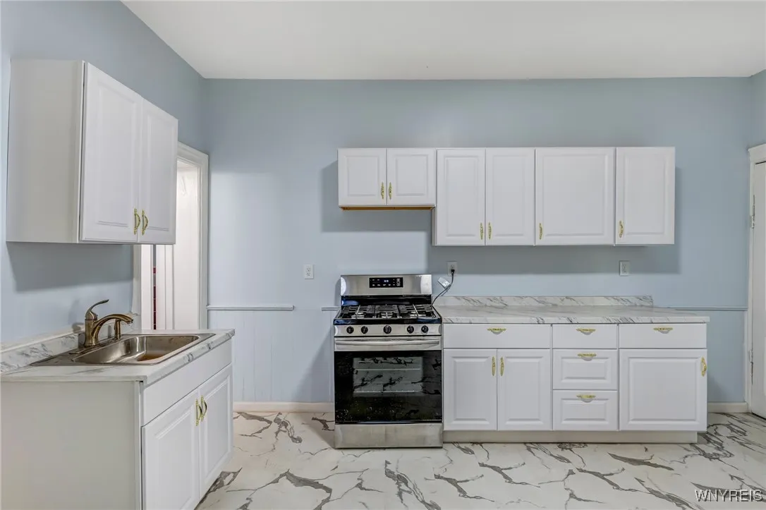 152 Mulberry Street, Buffalo, New York 14204, Buffalo, New York 14204, 3 Bedrooms Bedrooms, 8 Rooms Rooms,1 BathroomBathrooms,Residential,For Sale,152 Mulberry Street, Buffalo, New York 14204,B1617293