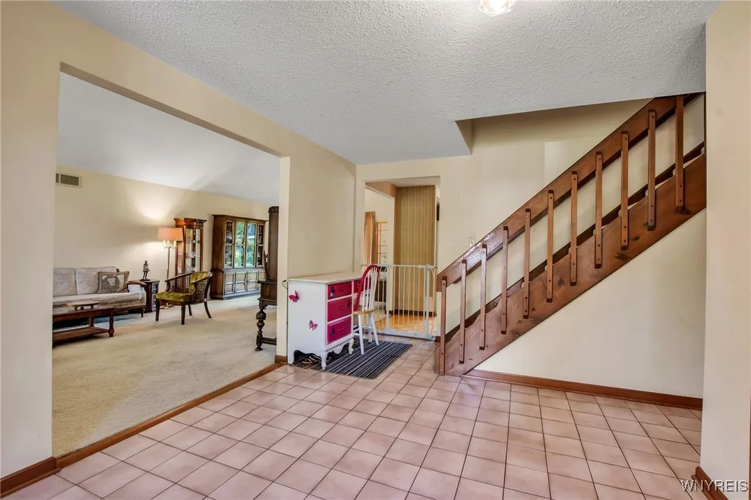 83 Randwood Drive, Amherst, New York 14068, Amherst, New York 14068, 5 Bedrooms Bedrooms, 10 Rooms Rooms,3 BathroomsBathrooms,Residential,Closed,83 Randwood Drive, Amherst, New York 14068,0,B1616579