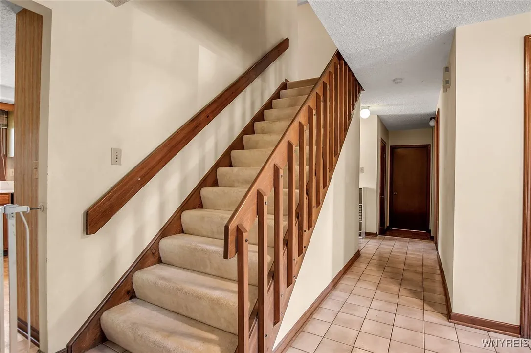 83 Randwood Drive, Amherst, New York 14068, Amherst, New York 14068, 5 Bedrooms Bedrooms, 10 Rooms Rooms,3 BathroomsBathrooms,Residential,Closed,83 Randwood Drive, Amherst, New York 14068,0,B1616579