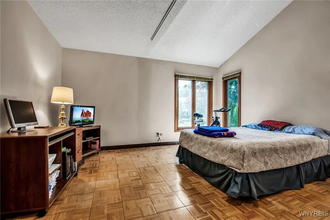 83 Randwood Drive, Amherst, New York 14068, Amherst, New York 14068, 5 Bedrooms Bedrooms, 10 Rooms Rooms,3 BathroomsBathrooms,Residential,Closed,83 Randwood Drive, Amherst, New York 14068,0,B1616579