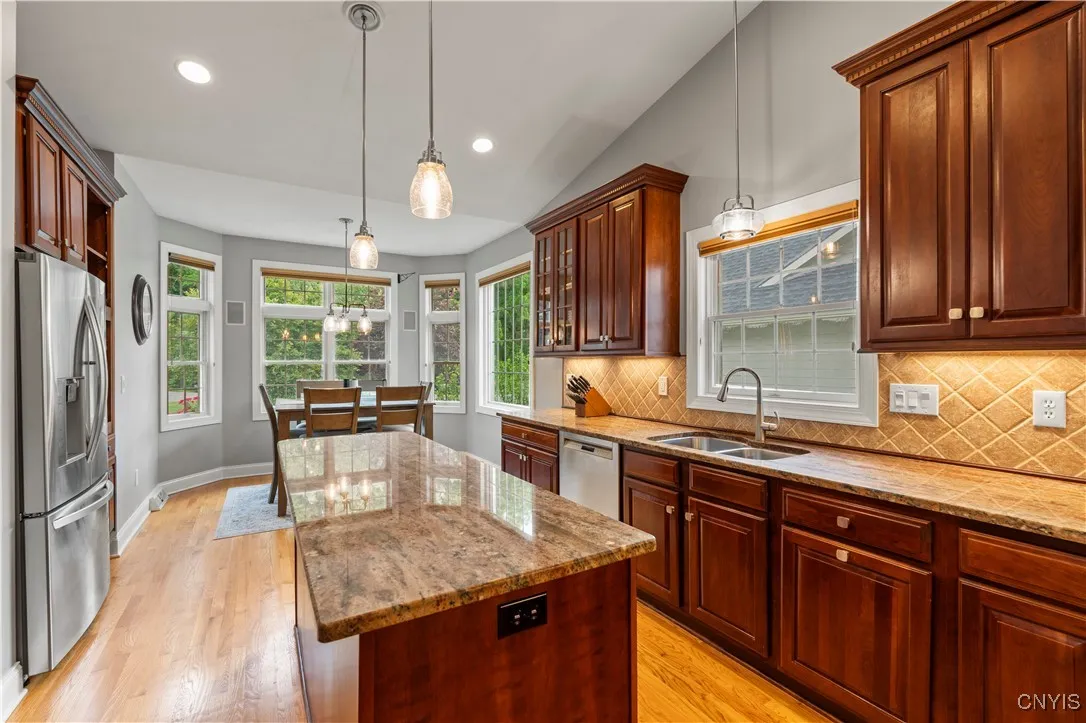 6092 Bay Hill Circle, Dewitt, New York 13078, De Witt, New York 13078, 4 Bedrooms Bedrooms, 9 Rooms Rooms,2 BathroomsBathrooms,Residential,Closed,6092 Bay Hill Circle, Dewitt, New York 13078,S1617190