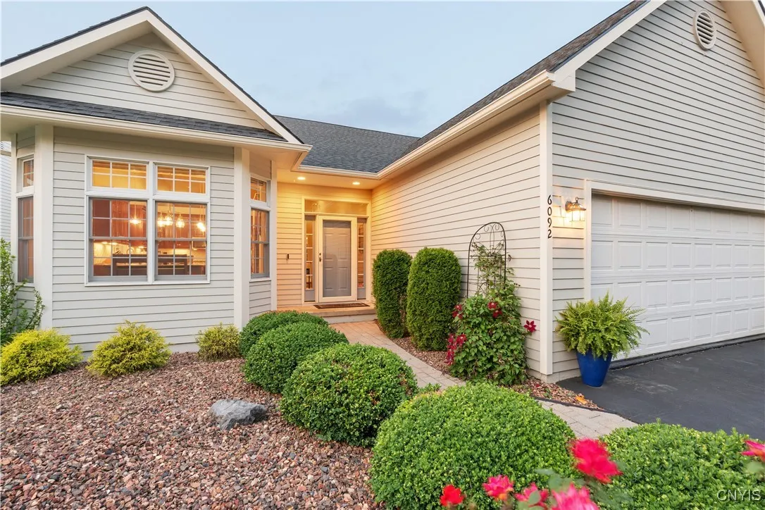 6092 Bay Hill Circle, Dewitt, New York 13078, De Witt, New York 13078, 4 Bedrooms Bedrooms, 9 Rooms Rooms,2 BathroomsBathrooms,Residential,Closed,6092 Bay Hill Circle, Dewitt, New York 13078,S1617190