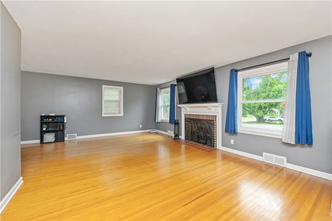917 Whalen Road, Penfield, New York 14526, Penfield, New York 14526, 4 Bedrooms Bedrooms, 7 Rooms Rooms,2 BathroomsBathrooms,Residential,Closed,917 Whalen Road, Penfield, New York 14526,0,R1617547