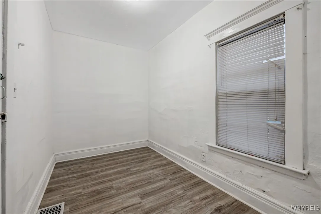 641 Hopkins Street, Buffalo, New York 14220, Buffalo, New York 14220, 6 Bedrooms Bedrooms, ,2 BathroomsBathrooms,Residential,For Sale,641 Hopkins Street, Buffalo, New York 14220,B1617630