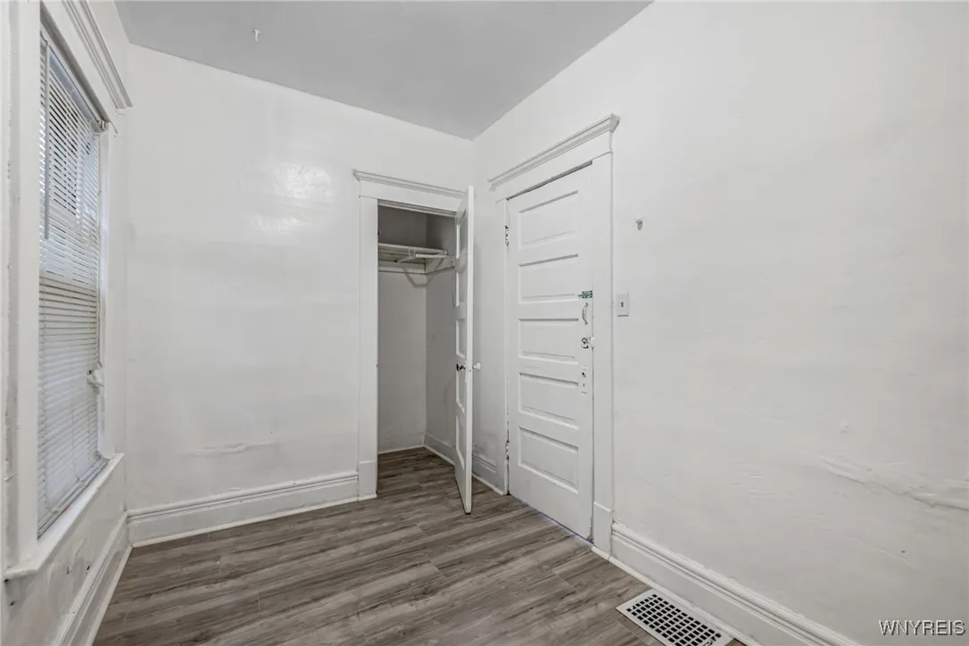 641 Hopkins Street, Buffalo, New York 14220, Buffalo, New York 14220, 6 Bedrooms Bedrooms, ,2 BathroomsBathrooms,Residential,For Sale,641 Hopkins Street, Buffalo, New York 14220,B1617630