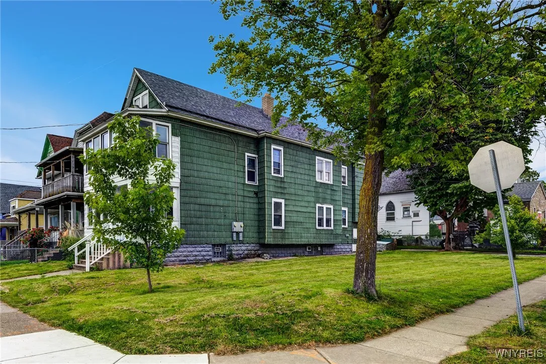641 Hopkins Street, Buffalo, New York 14220, Buffalo, New York 14220, 6 Bedrooms Bedrooms, ,2 BathroomsBathrooms,Residential,For Sale,641 Hopkins Street, Buffalo, New York 14220,B1617630
