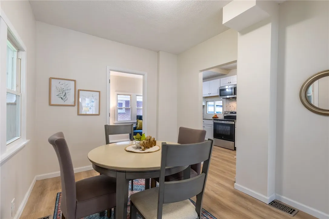 3666 Lake Avenue, Rochester, New York 14612, Rochester, New York 14612, 3 Bedrooms Bedrooms, 7 Rooms Rooms,1 BathroomBathrooms,Residential,Closed,3666 Lake Avenue, Rochester, New York 14612,0,R1617334