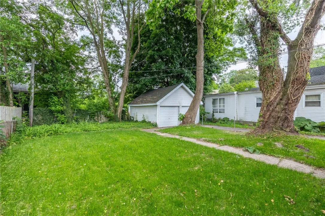 3666 Lake Avenue, Rochester, New York 14612, Rochester, New York 14612, 3 Bedrooms Bedrooms, 7 Rooms Rooms,1 BathroomBathrooms,Residential,Closed,3666 Lake Avenue, Rochester, New York 14612,0,R1617334