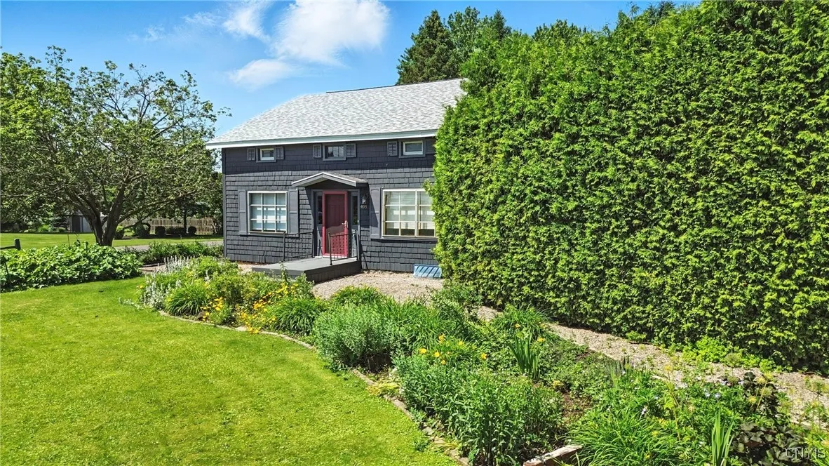 Lovely established gardens!