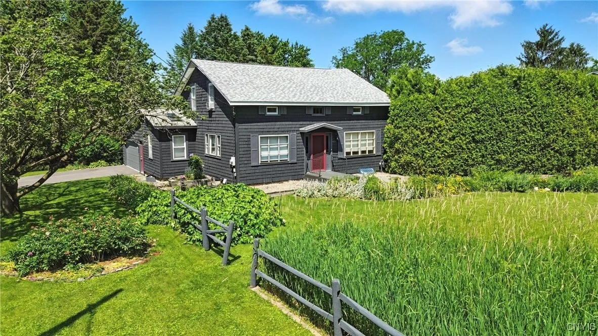 This lot is like an oasis in the middle of Manlius.