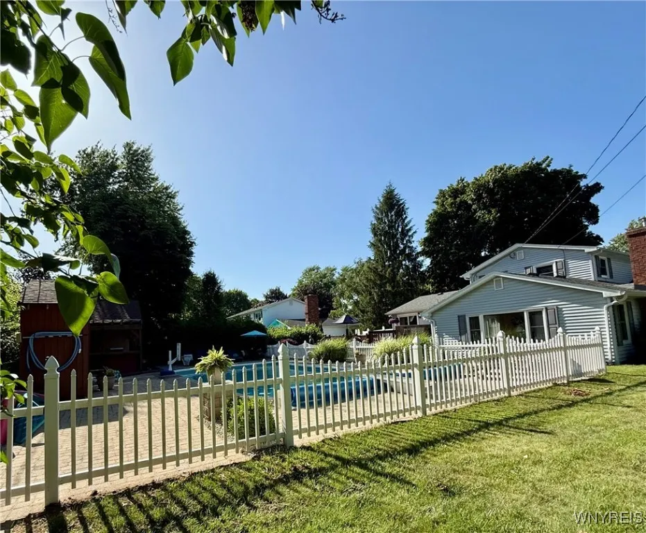 6 Hillside Drive, Batavia-city, New York 14020, Batavia City, New York 14020, 3 Bedrooms Bedrooms, 7 Rooms Rooms,2 BathroomsBathrooms,Residential,Closed,6 Hillside Drive, Batavia-city, New York 14020,0,B1617318