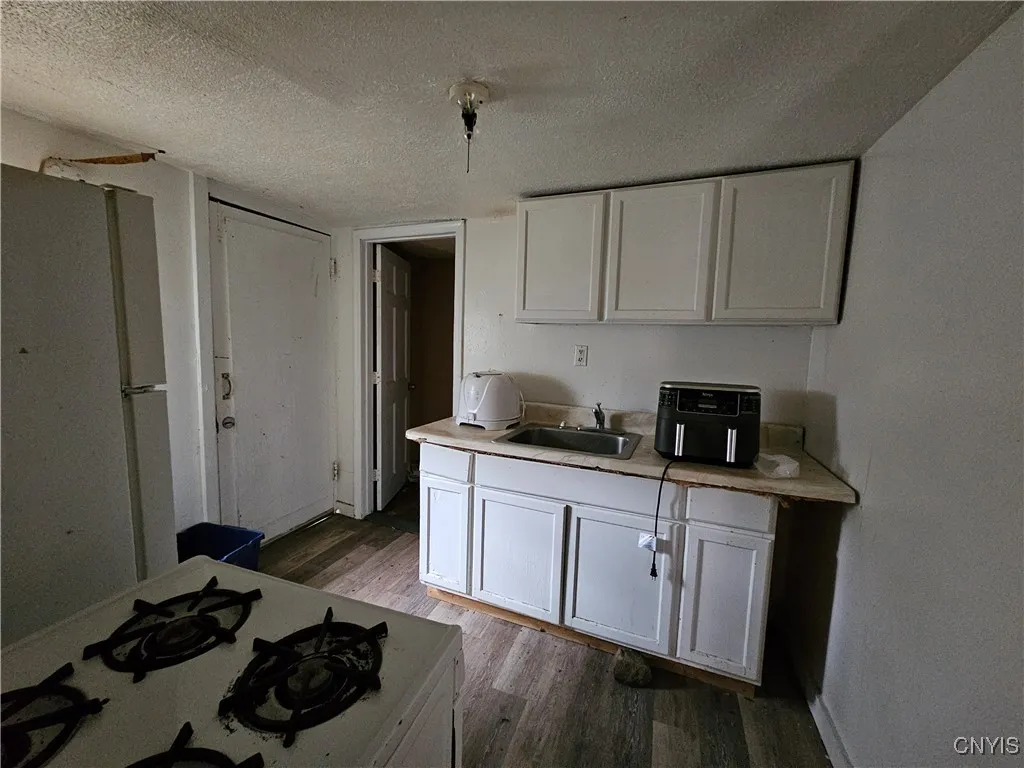 108 Gold Street, Utica, New York 13501, Utica, New York 13501, 4 Bedrooms Bedrooms, ,Multi Family,For Sale,108 Gold Street, Utica, New York 13501,S1617811