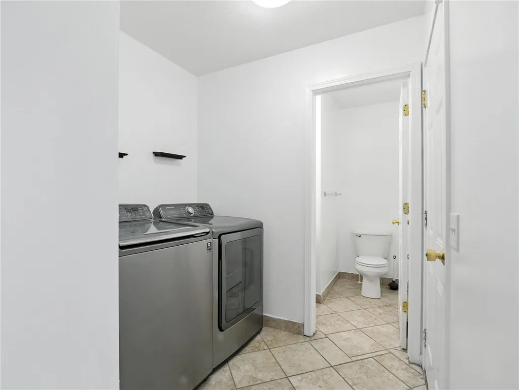 187 Moore Road, Henrietta, New York 14586, Henrietta, New York 14586, 3 Bedrooms Bedrooms, 8 Rooms Rooms,2 BathroomsBathrooms,Residential Lease,Closed,187 Moore Road, Henrietta, New York 14586,R1616967
