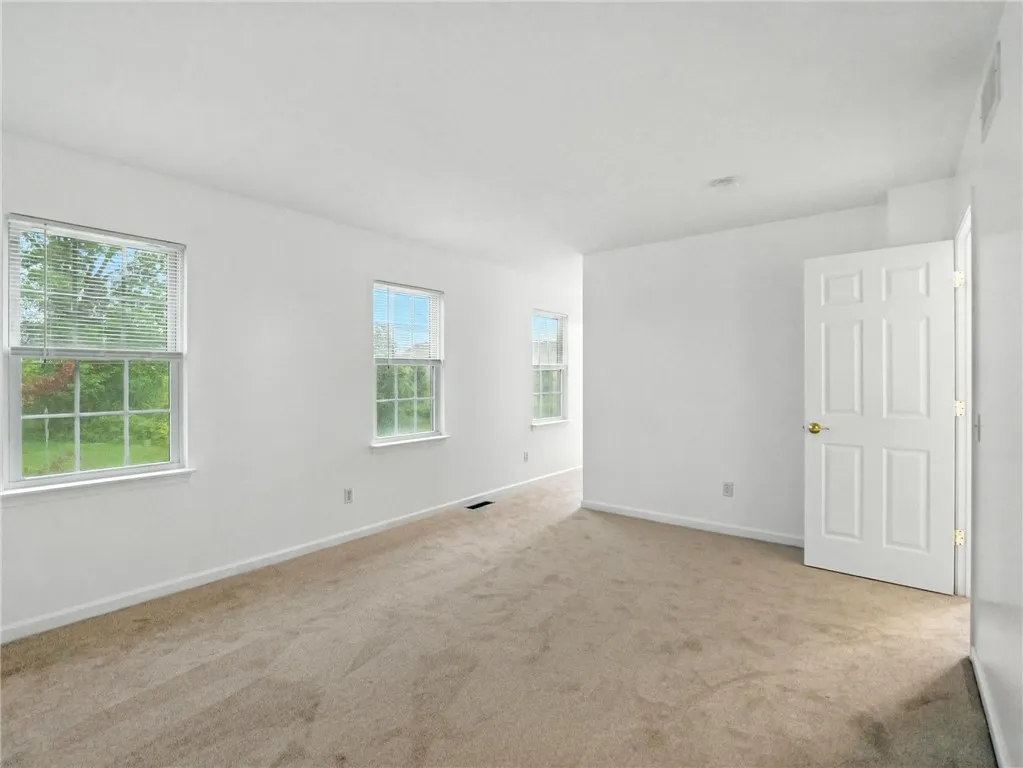187 Moore Road, Henrietta, New York 14586, Henrietta, New York 14586, 3 Bedrooms Bedrooms, 8 Rooms Rooms,2 BathroomsBathrooms,Residential Lease,Closed,187 Moore Road, Henrietta, New York 14586,R1616967