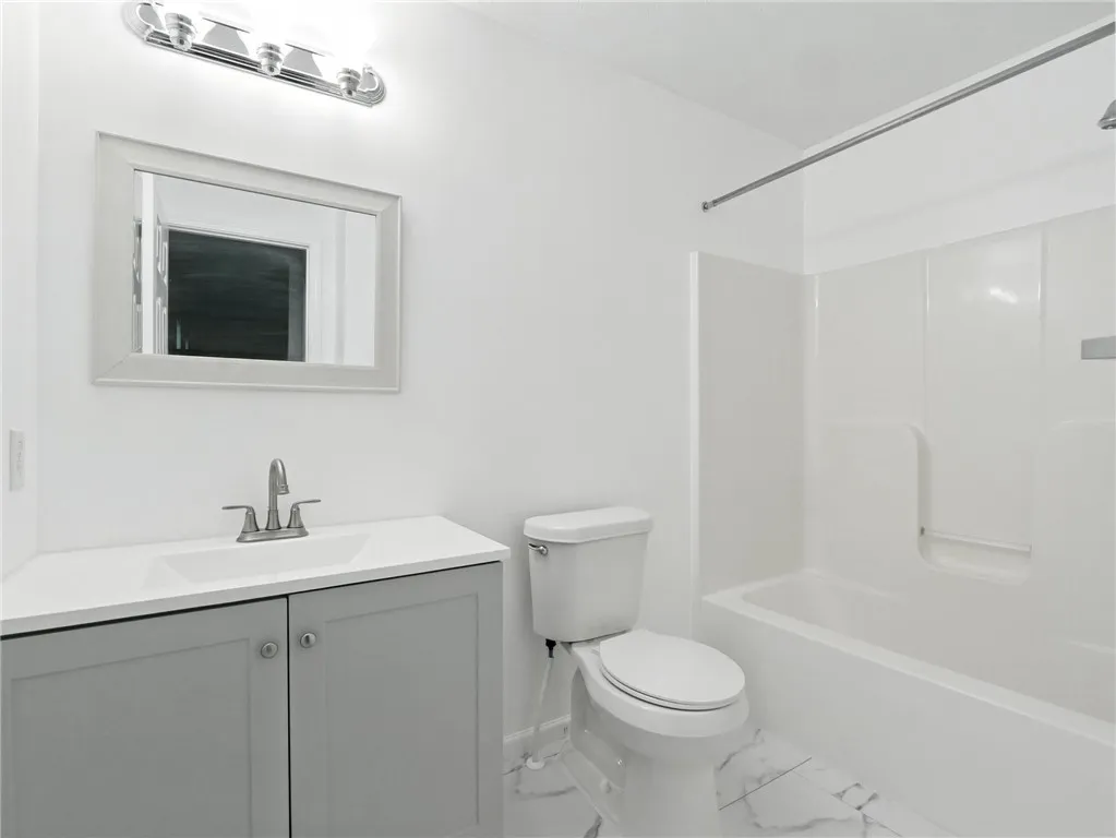 187 Moore Road, Henrietta, New York 14586, Henrietta, New York 14586, 3 Bedrooms Bedrooms, 8 Rooms Rooms,2 BathroomsBathrooms,Residential Lease,Closed,187 Moore Road, Henrietta, New York 14586,R1616967