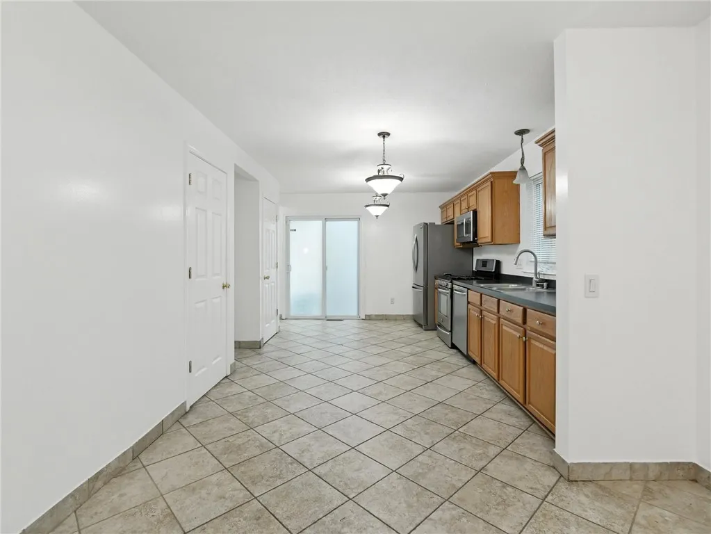 187 Moore Road, Henrietta, New York 14586, Henrietta, New York 14586, 3 Bedrooms Bedrooms, 8 Rooms Rooms,2 BathroomsBathrooms,Residential Lease,Closed,187 Moore Road, Henrietta, New York 14586,R1616967
