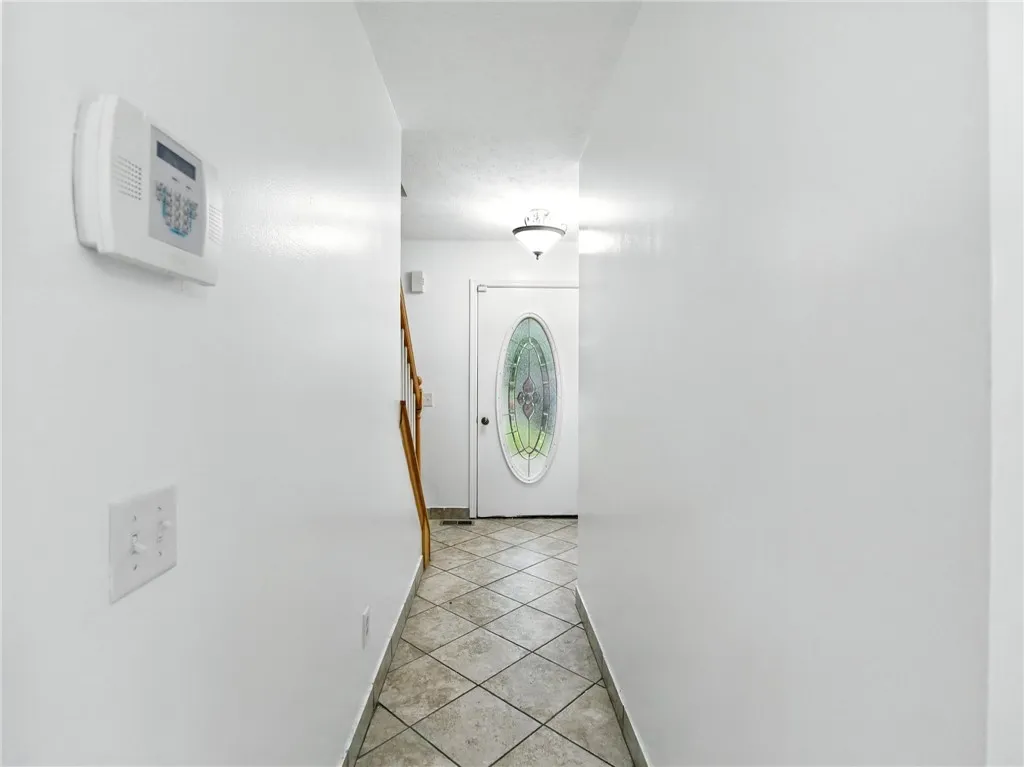 187 Moore Road, Henrietta, New York 14586, Henrietta, New York 14586, 3 Bedrooms Bedrooms, 8 Rooms Rooms,2 BathroomsBathrooms,Residential Lease,Closed,187 Moore Road, Henrietta, New York 14586,R1616967