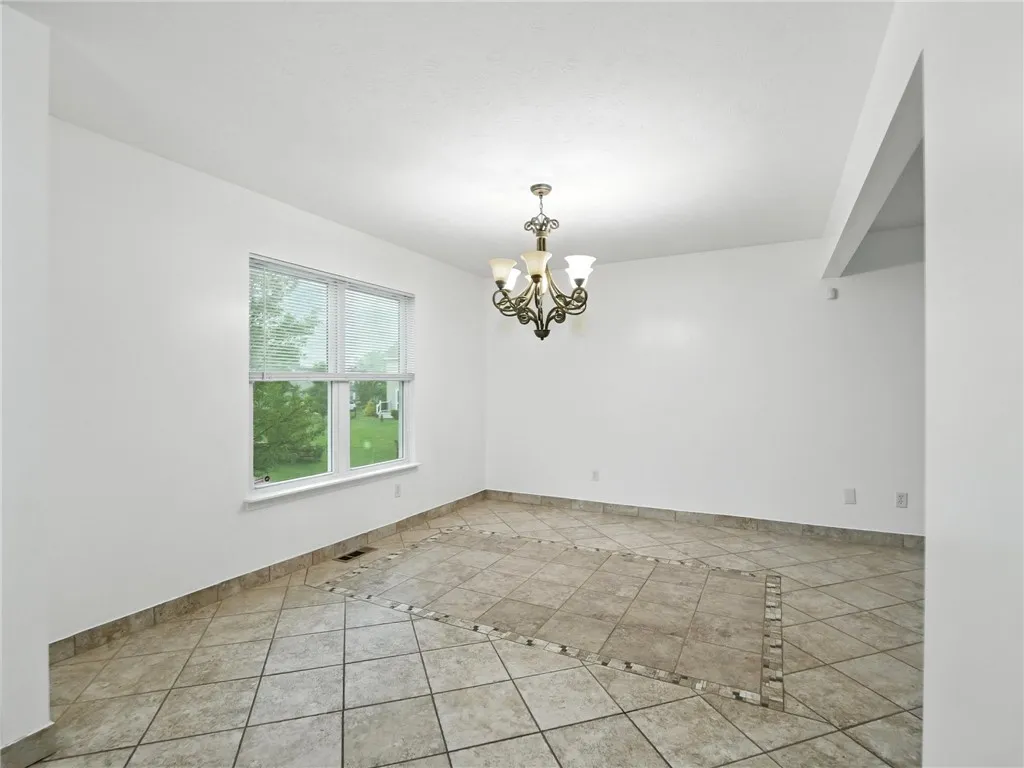 187 Moore Road, Henrietta, New York 14586, Henrietta, New York 14586, 3 Bedrooms Bedrooms, 8 Rooms Rooms,2 BathroomsBathrooms,Residential Lease,Closed,187 Moore Road, Henrietta, New York 14586,R1616967