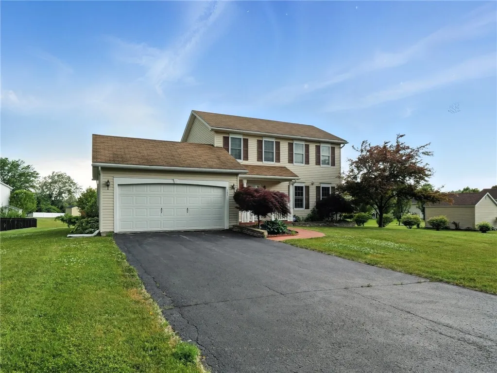 187 Moore Road, Henrietta, New York 14586, Henrietta, New York 14586, 3 Bedrooms Bedrooms, 8 Rooms Rooms,2 BathroomsBathrooms,Residential Lease,Closed,187 Moore Road, Henrietta, New York 14586,R1616967