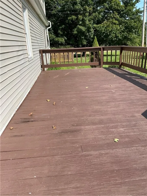 Huge Deck with electric for hot tub