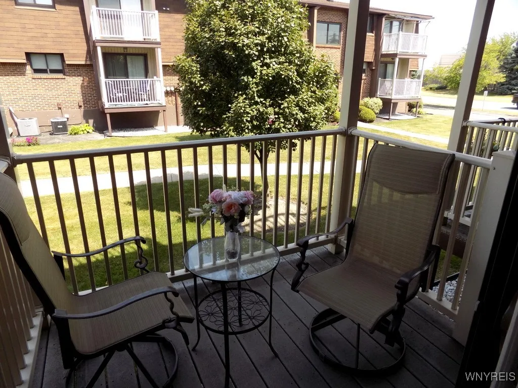 3924 Ridge Lea Road B, Amherst, New York 14228, Amherst, New York 14228, 2 Bedrooms Bedrooms, 5 Rooms Rooms,1 BathroomBathrooms,Residential,Closed,3924 Ridge Lea Road B, Amherst, New York 14228,0,B1613588