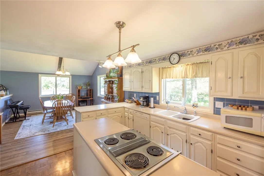 1964 Delphi Road, Cazenovia, New York 13035, Cazenovia, New York 13035, 4 Bedrooms Bedrooms, 10 Rooms Rooms,2 BathroomsBathrooms,Residential,Closed,1964 Delphi Road, Cazenovia, New York 13035,R1617850