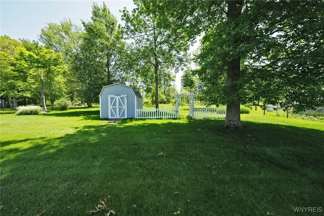 7271 Beechwood Road, Evans, New York 14047, Evans, New York 14047, 3 Bedrooms Bedrooms, 8 Rooms Rooms,2 BathroomsBathrooms,Residential,Closed,7271 Beechwood Road, Evans, New York 14047,B1617360