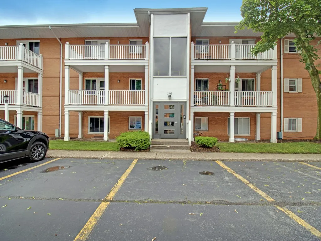 2432 East Ave Avenue B, Brighton, New York 14610, Brighton, New York 14610, 1 Bedroom Bedrooms, 3 Rooms Rooms,1 BathroomBathrooms,Residential,For Sale,2432 East Ave Avenue B, Brighton, New York 14610,R1617047
