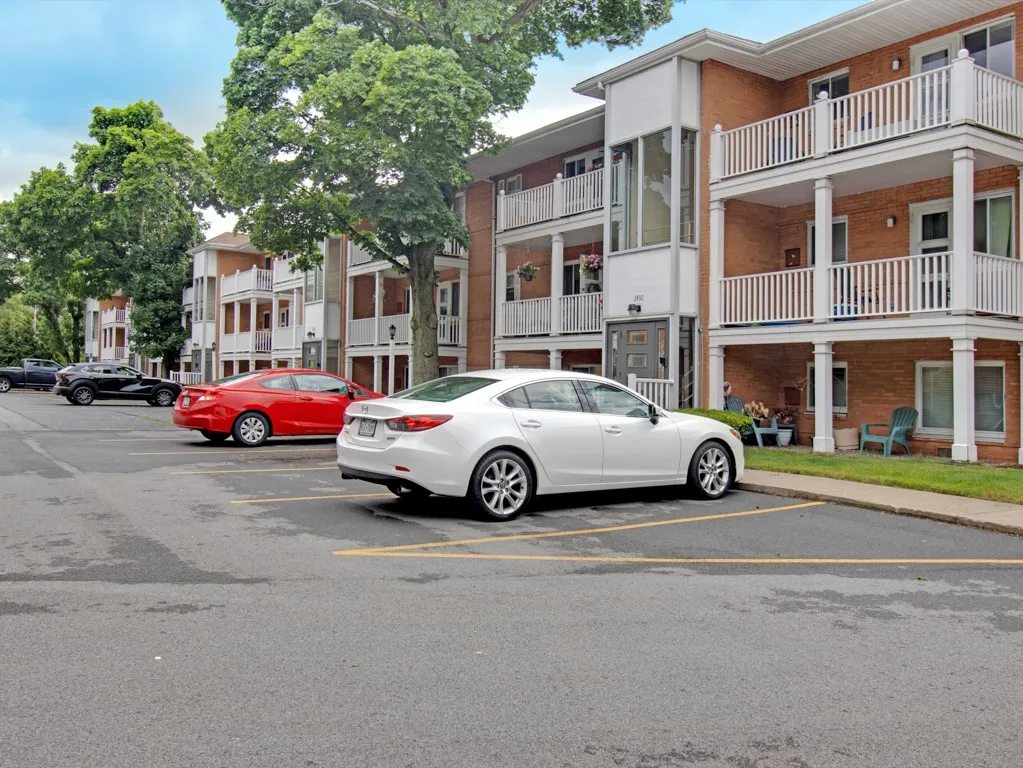 2432 East Ave Avenue B, Brighton, New York 14610, Brighton, New York 14610, 1 Bedroom Bedrooms, 3 Rooms Rooms,1 BathroomBathrooms,Residential,For Sale,2432 East Ave Avenue B, Brighton, New York 14610,R1617047