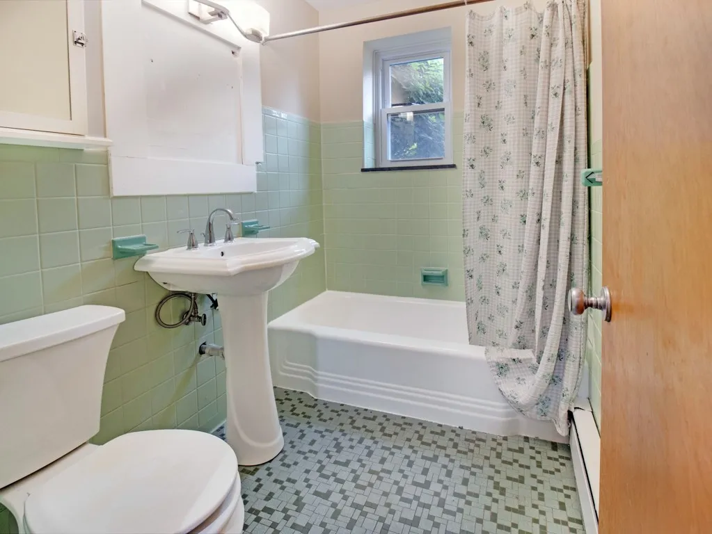 2432 East Ave Avenue B, Brighton, New York 14610, Brighton, New York 14610, 1 Bedroom Bedrooms, 3 Rooms Rooms,1 BathroomBathrooms,Residential,For Sale,2432 East Ave Avenue B, Brighton, New York 14610,R1617047
