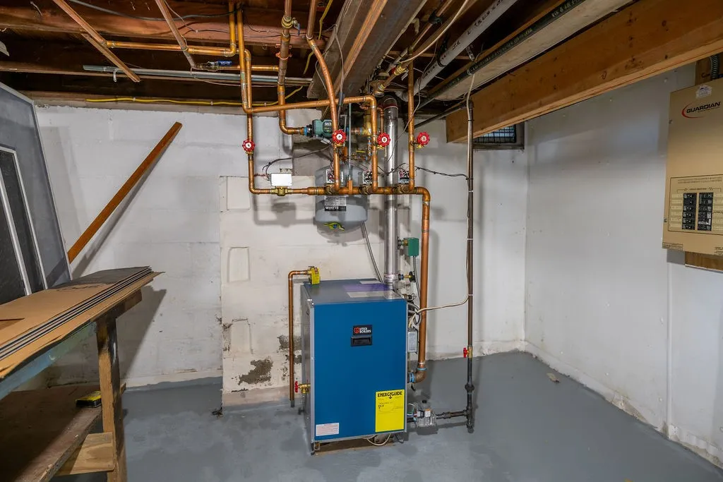 Brand new boiler ‘25! Multiple zones. Guardian generator panel shown to the right.