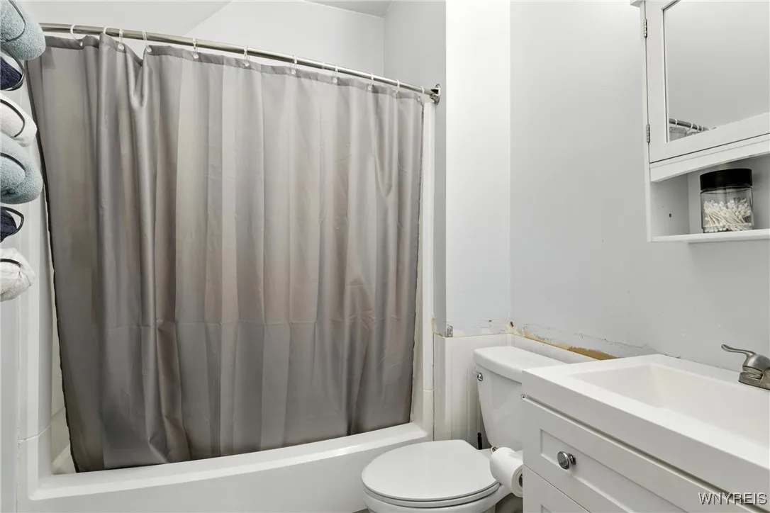 3698 1st Street, Hamburg, New York 14219, Hamburg, New York 14219, 4 Bedrooms Bedrooms, ,2 BathroomsBathrooms,Residential,Closed,3698 1st Street, Hamburg, New York 14219,0,B1617219