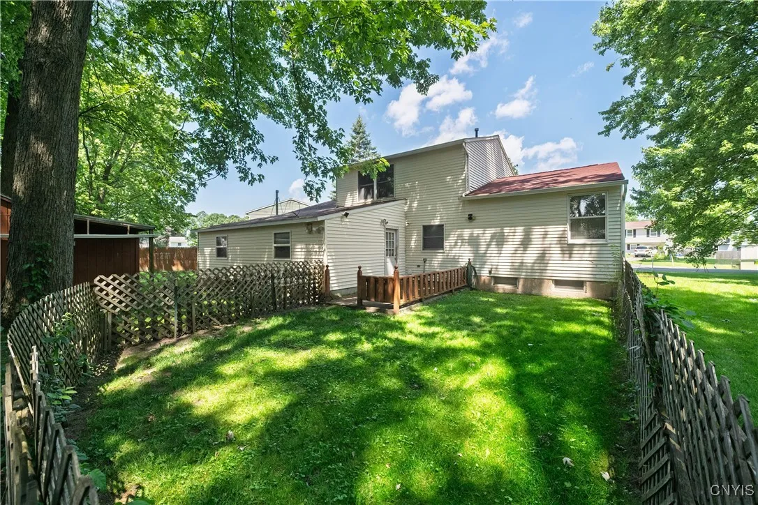 109 Roundmill Lane, Manlius, New York 13116, Manlius, New York 13116, 3 Bedrooms Bedrooms, 8 Rooms Rooms,1 BathroomBathrooms,Residential,Closed,109 Roundmill Lane, Manlius, New York 13116,0,S1616238
