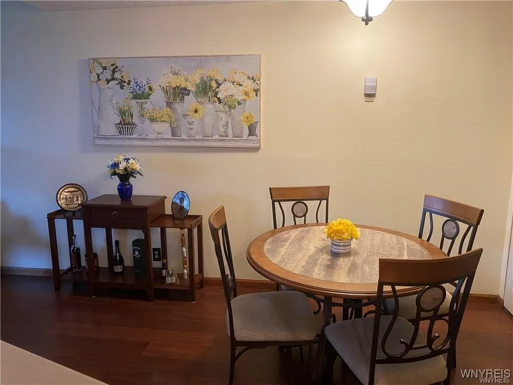 1 Keph Drive 6, Amherst, New York 14228, Amherst, New York 14228, 2 Bedrooms Bedrooms, 5 Rooms Rooms,2 BathroomsBathrooms,Residential Lease,For Rent,1 Keph Drive 6, Amherst, New York 14228,B1614680