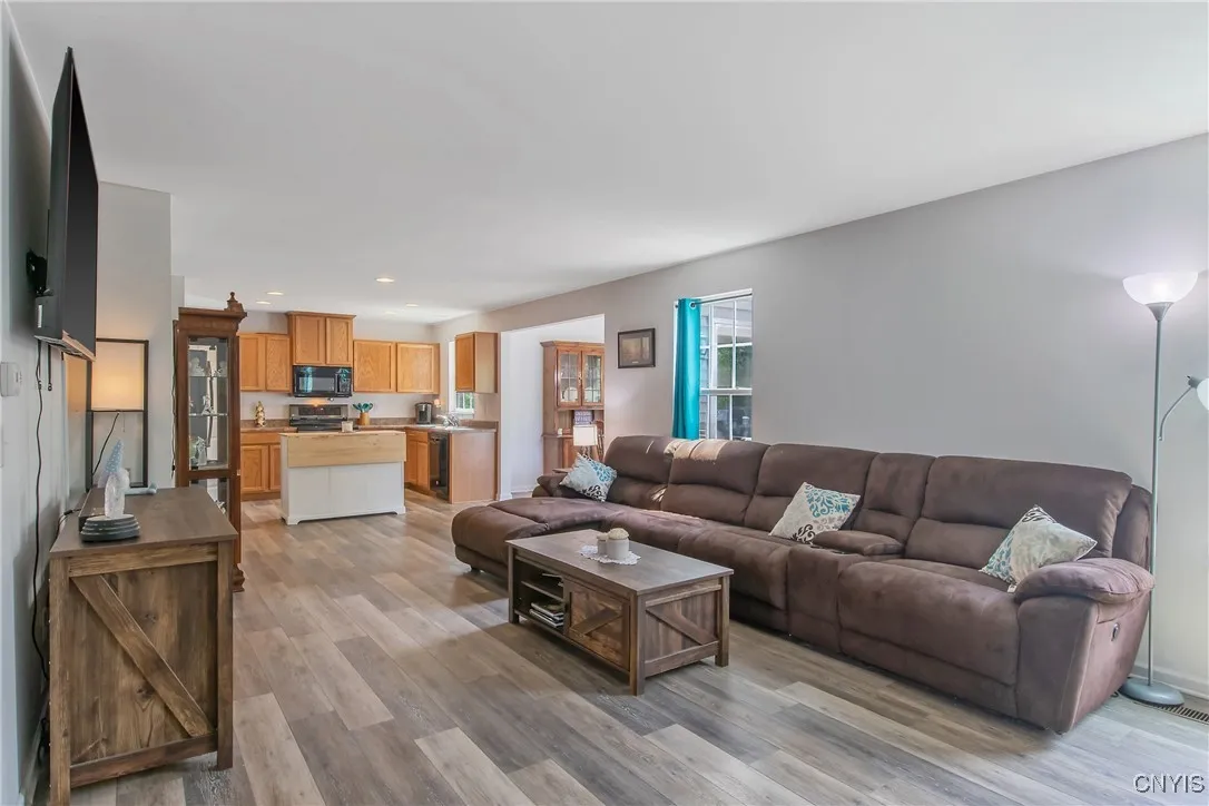 49 Silversides, Van Buren, New York 13027, Van Buren, New York 13027, 3 Bedrooms Bedrooms, 8 Rooms Rooms,2 BathroomsBathrooms,Residential,Closed,49 Silversides, Van Buren, New York 13027,S1613813