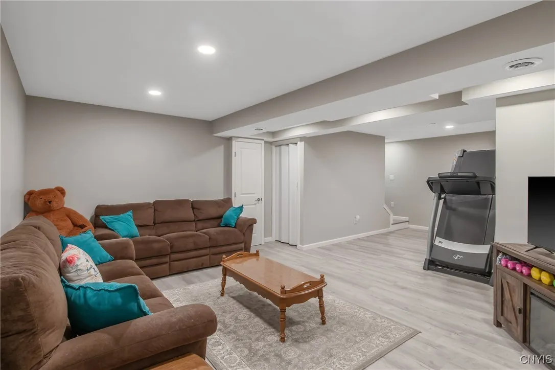 49 Silversides, Van Buren, New York 13027, Van Buren, New York 13027, 3 Bedrooms Bedrooms, 8 Rooms Rooms,2 BathroomsBathrooms,Residential,Closed,49 Silversides, Van Buren, New York 13027,S1613813