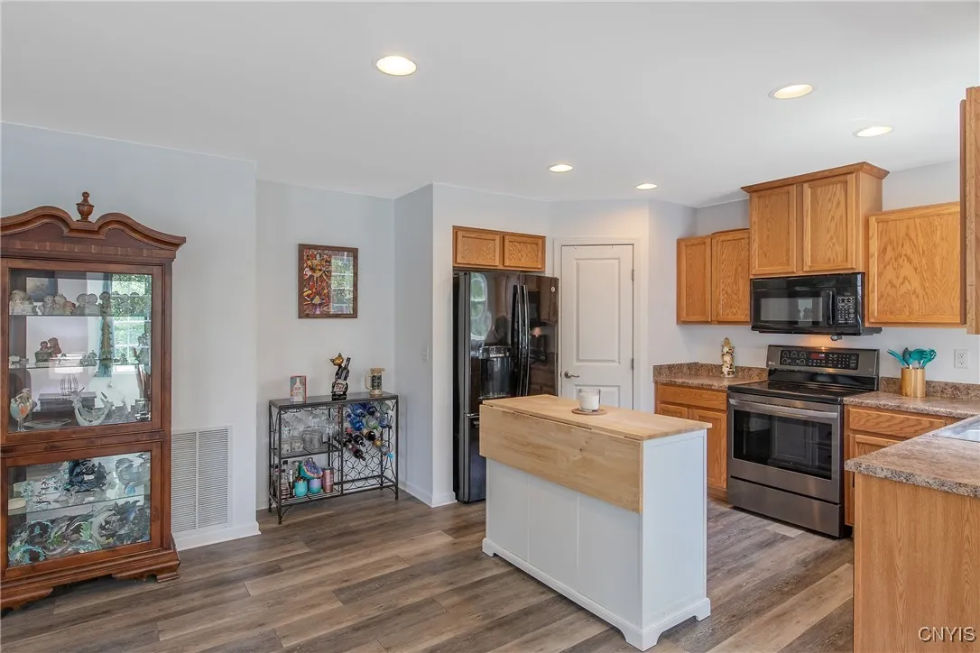 49 Silversides, Van Buren, New York 13027, Van Buren, New York 13027, 3 Bedrooms Bedrooms, 8 Rooms Rooms,2 BathroomsBathrooms,Residential,Closed,49 Silversides, Van Buren, New York 13027,S1613813