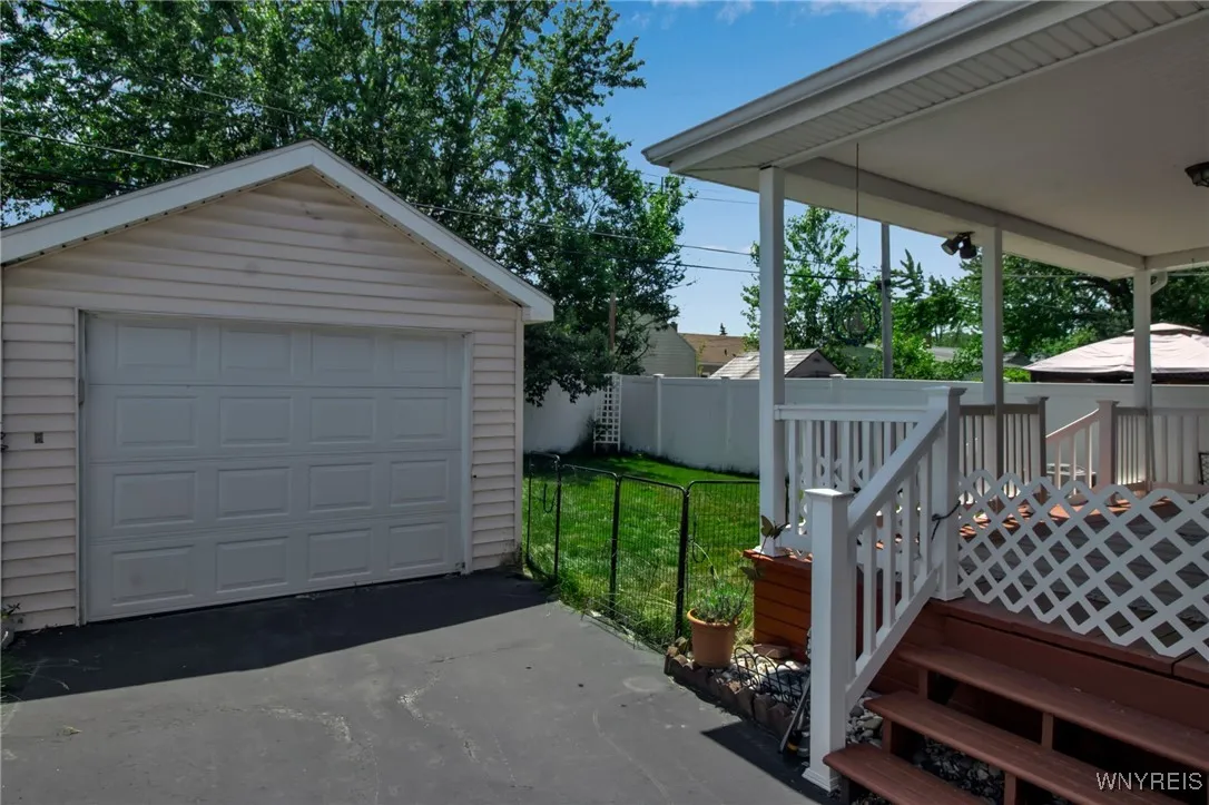 338 Kinsey Avenue, Tonawanda-town, New York 14217, Tonawanda, New York 14217, 3 Bedrooms Bedrooms, 8 Rooms Rooms,2 BathroomsBathrooms,Residential,Closed,338 Kinsey Avenue, Tonawanda-town, New York 14217,0,B1616258
