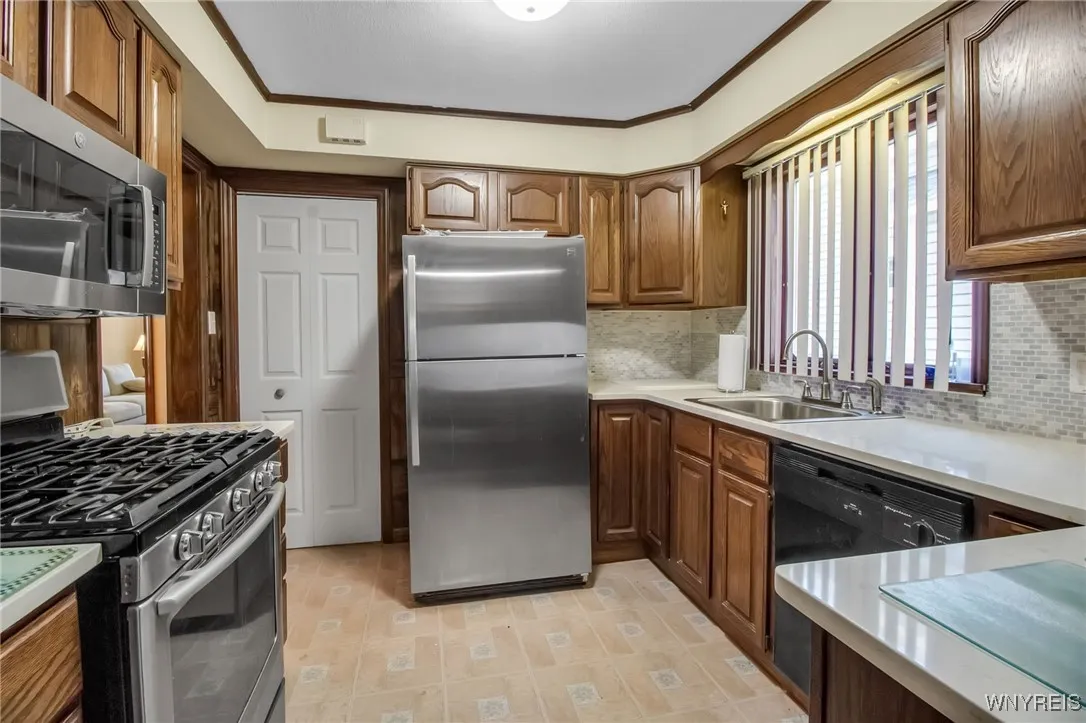 338 Kinsey Avenue, Tonawanda-town, New York 14217, Tonawanda, New York 14217, 3 Bedrooms Bedrooms, 8 Rooms Rooms,2 BathroomsBathrooms,Residential,Closed,338 Kinsey Avenue, Tonawanda-town, New York 14217,0,B1616258