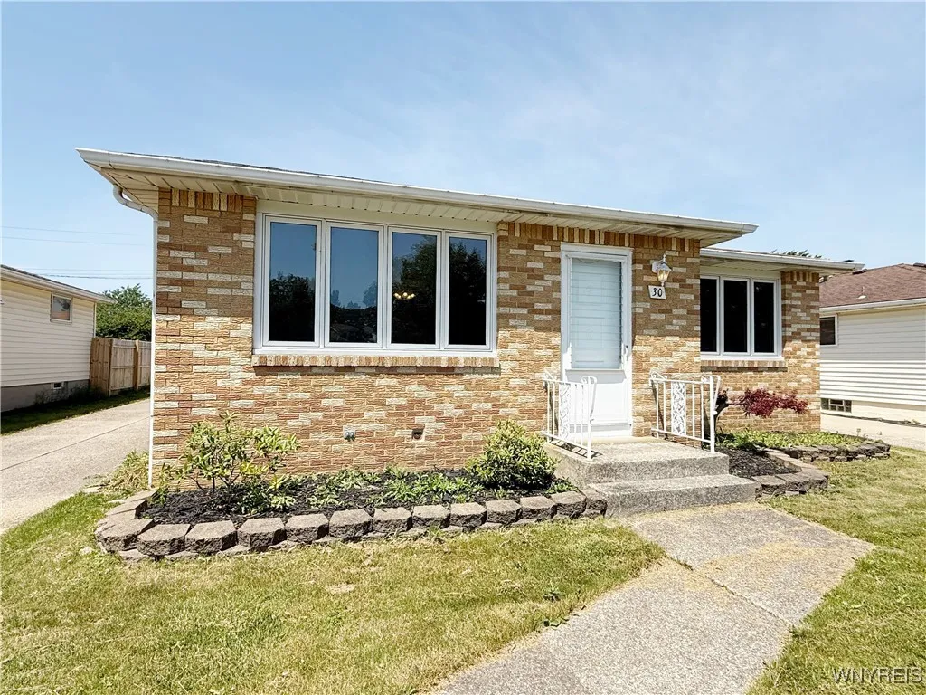 30 Nassau Lane, Cheektowaga, New York 14225, Cheektowaga, New York 14225, 3 Bedrooms Bedrooms, 6 Rooms Rooms,1 BathroomBathrooms,Residential,For Sale,30 Nassau Lane, Cheektowaga, New York 14225,B1617692