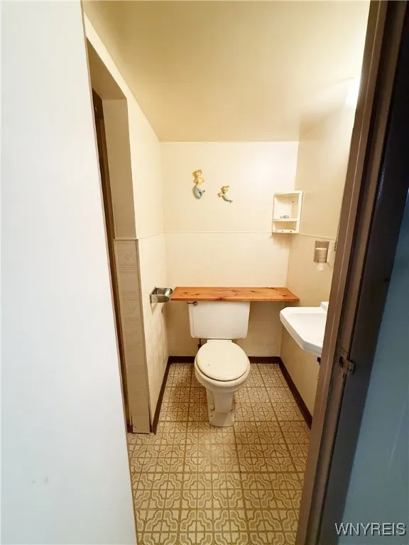 30 Nassau Lane, Cheektowaga, New York 14225, Cheektowaga, New York 14225, 3 Bedrooms Bedrooms, 6 Rooms Rooms,1 BathroomBathrooms,Residential,For Sale,30 Nassau Lane, Cheektowaga, New York 14225,B1617692