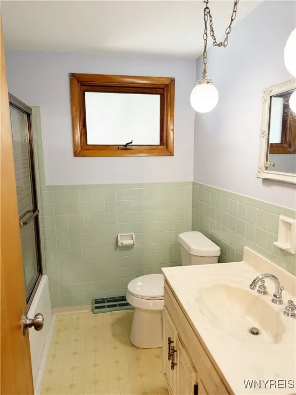 30 Nassau Lane, Cheektowaga, New York 14225, Cheektowaga, New York 14225, 3 Bedrooms Bedrooms, 6 Rooms Rooms,1 BathroomBathrooms,Residential,For Sale,30 Nassau Lane, Cheektowaga, New York 14225,B1617692