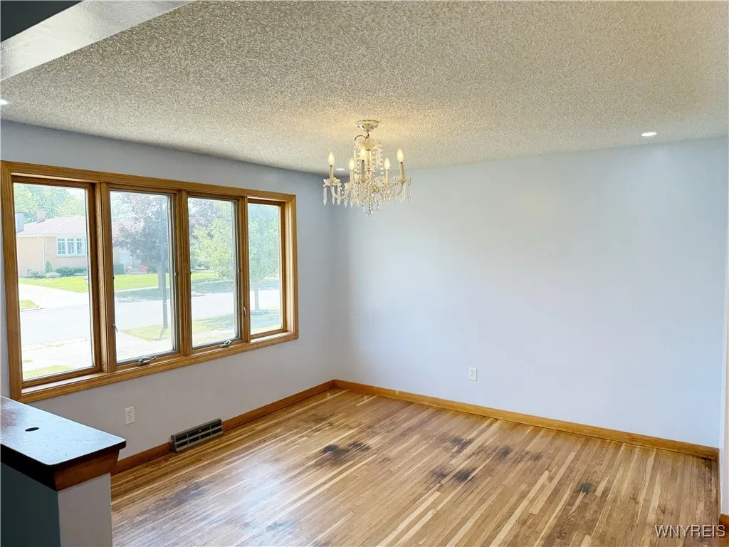 30 Nassau Lane, Cheektowaga, New York 14225, Cheektowaga, New York 14225, 3 Bedrooms Bedrooms, 6 Rooms Rooms,1 BathroomBathrooms,Residential,For Sale,30 Nassau Lane, Cheektowaga, New York 14225,B1617692