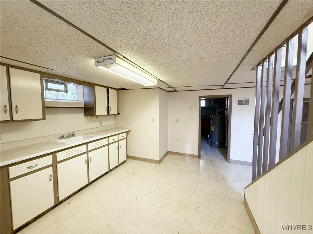 30 Nassau Lane, Cheektowaga, New York 14225, Cheektowaga, New York 14225, 3 Bedrooms Bedrooms, 6 Rooms Rooms,1 BathroomBathrooms,Residential,For Sale,30 Nassau Lane, Cheektowaga, New York 14225,B1617692