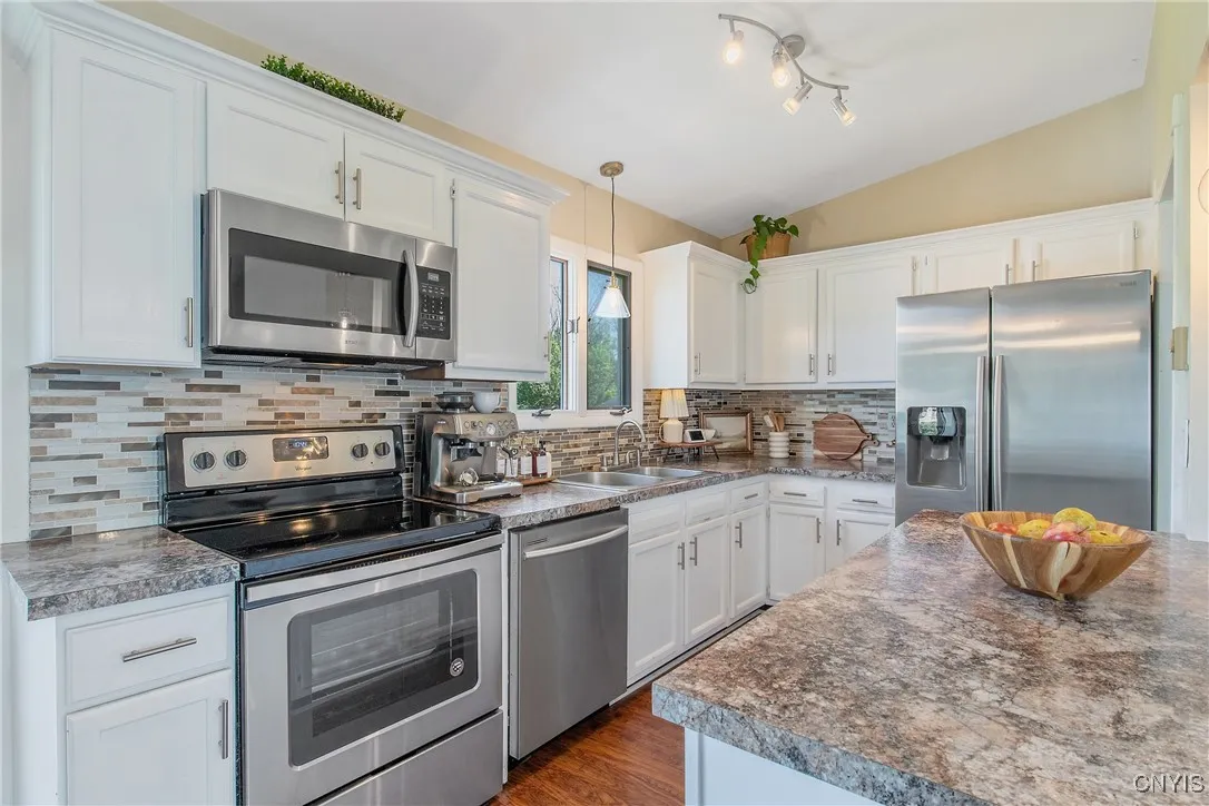 105 Sharon Road, Geddes, New York 13209, Geddes, New York 13209, 3 Bedrooms Bedrooms, 7 Rooms Rooms,1 BathroomBathrooms,Residential,Closed,105 Sharon Road, Geddes, New York 13209,S1617633