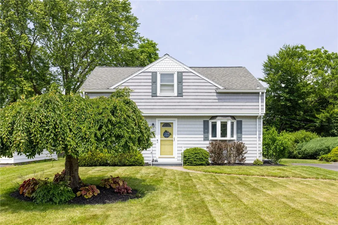 196 Saint Johns Drive, Greece, New York 14626, Greece, New York 14626, 3 Bedrooms Bedrooms, 6 Rooms Rooms,1 BathroomBathrooms,Residential,For Sale,196 Saint Johns Drive, Greece, New York 14626,R1616977