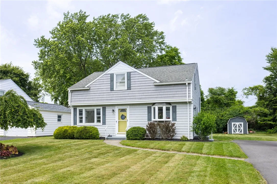 196 Saint Johns Drive, Greece, New York 14626, Greece, New York 14626, 3 Bedrooms Bedrooms, 6 Rooms Rooms,1 BathroomBathrooms,Residential,For Sale,196 Saint Johns Drive, Greece, New York 14626,R1616977